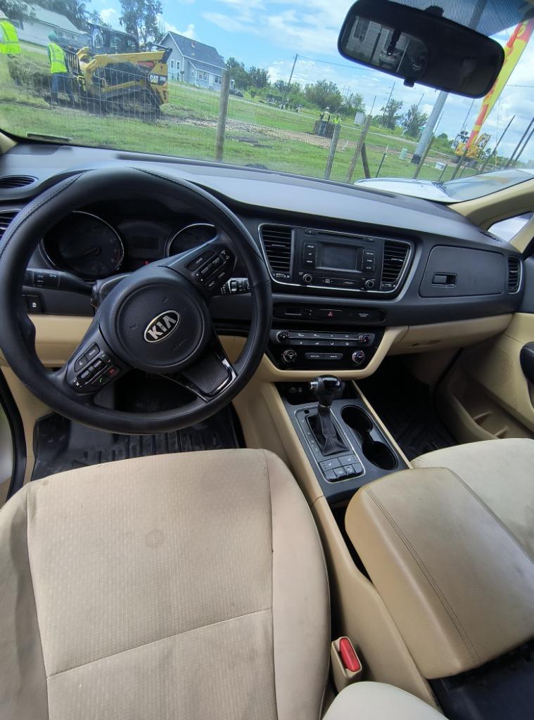 2016 Kia Sedona LX - Photo 6