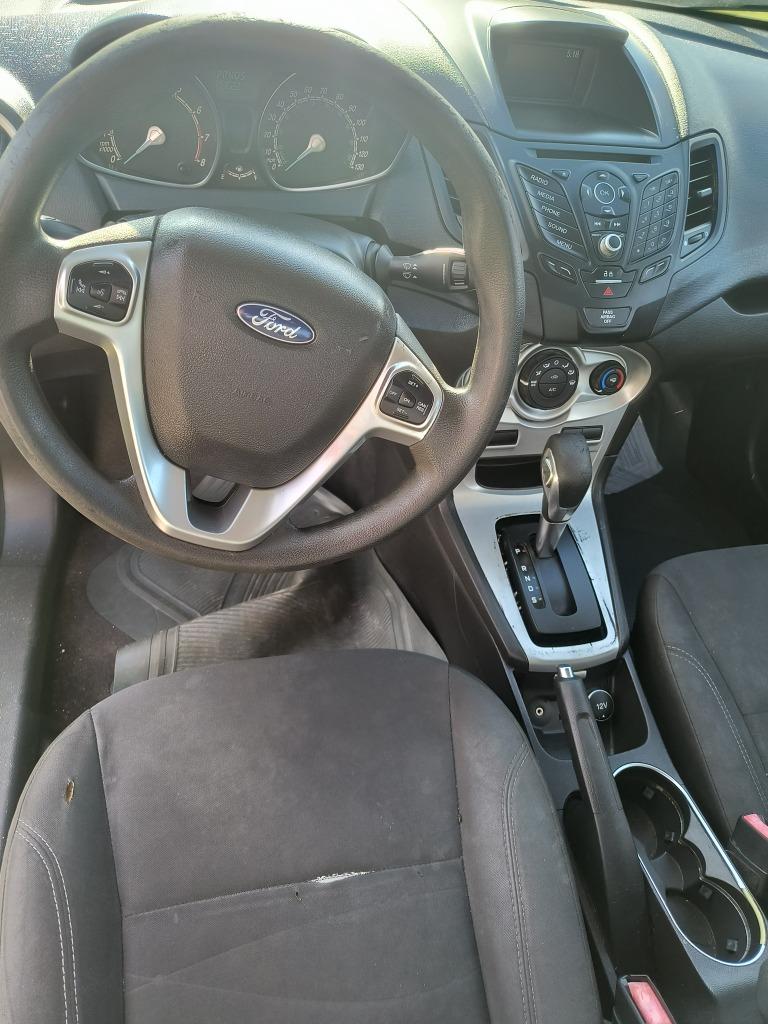 2018 Ford Fiesta SE - Photo 6