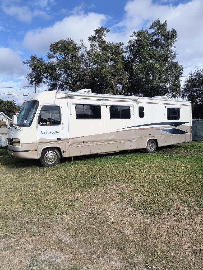 1999 Ford F-550's photo